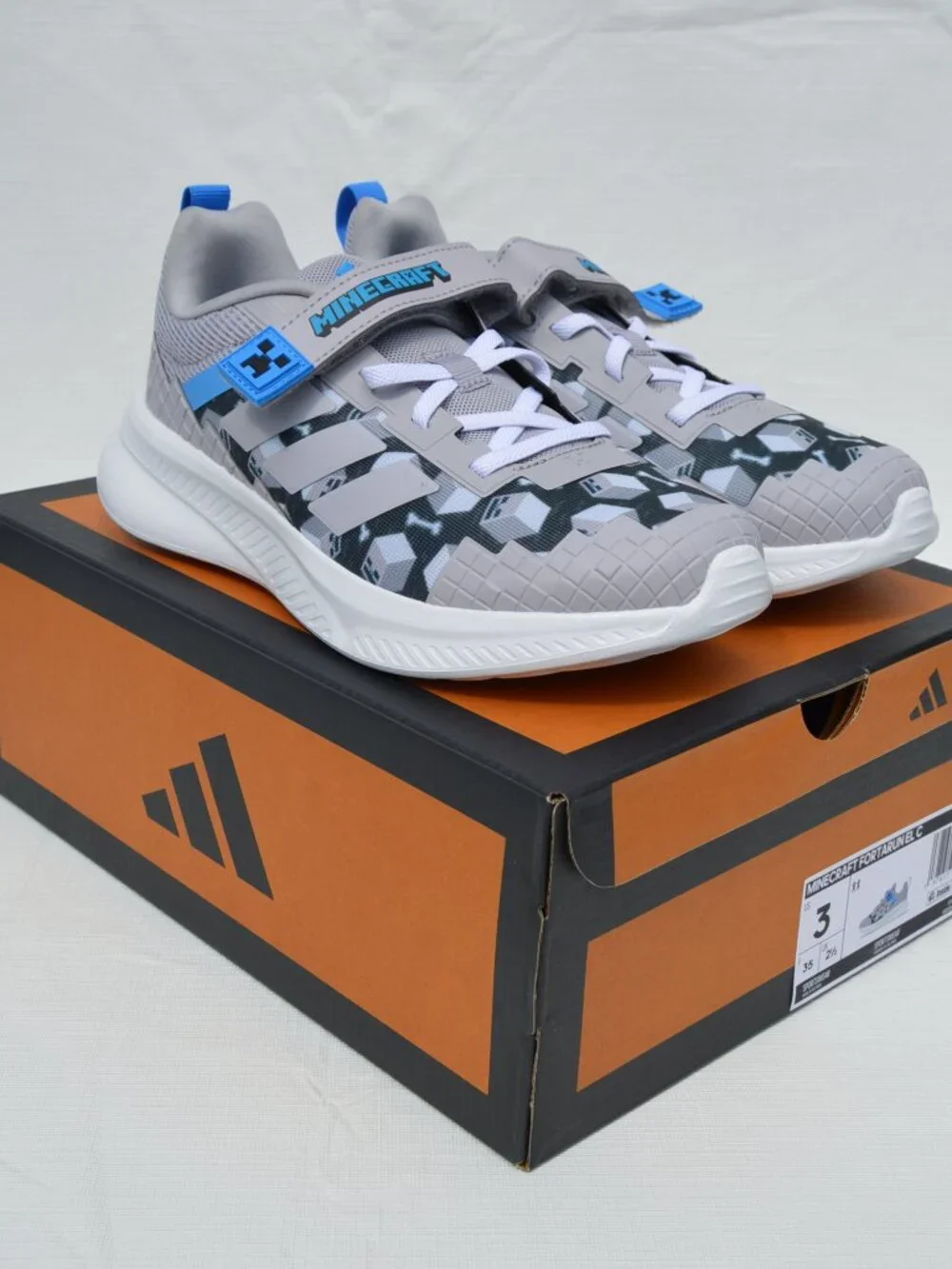 ADIDAS MINECRAFT FORTARUN 4.0 SHOES CHILDREN Size 3 (New)